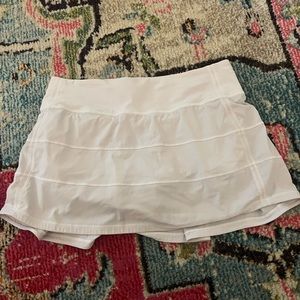 white lululemon pace rival skirt